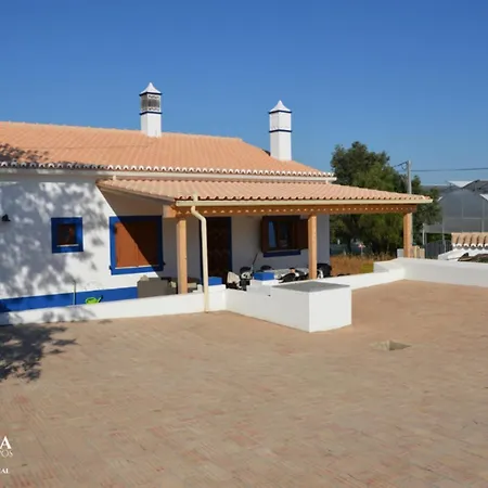 בית כפרי Quinta Dos Sapos *